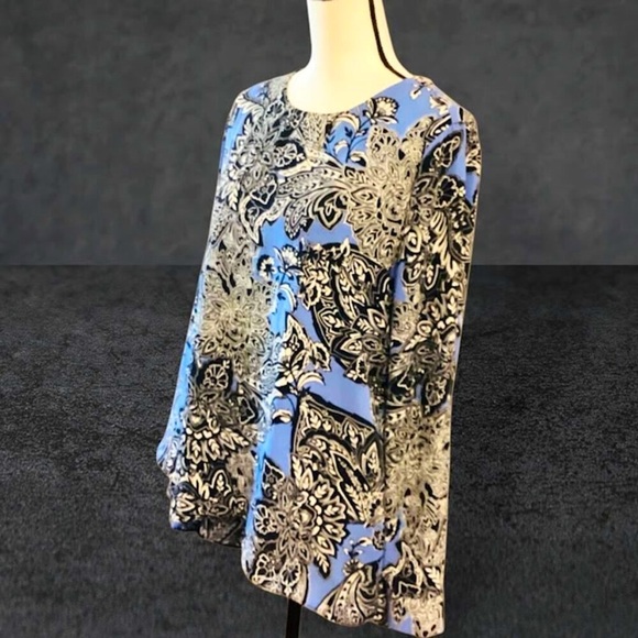 The Limited Asymmetrical Hem High Low Floral Blouse in Blue Floral Large - Picture 1 of 8
